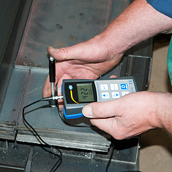 PCE Instruments PCE-900 Portable Metal Hardness Tester incl. ISO Calibration Certificate